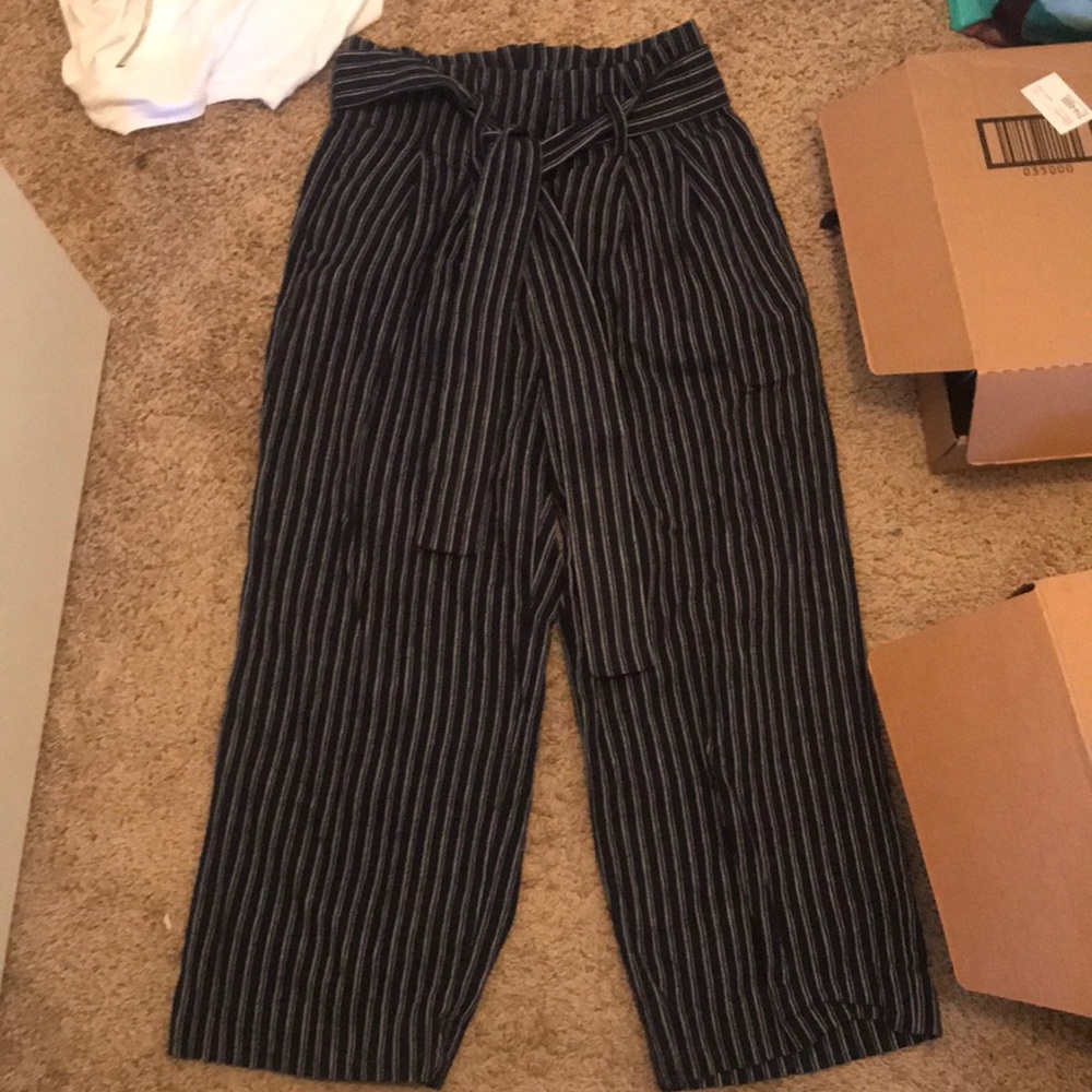 Wideleg pants with tie belt